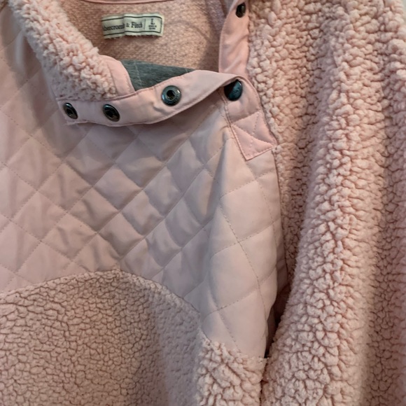 Abercrombie and Fitch Blush Pullover - Picture 3 of 3